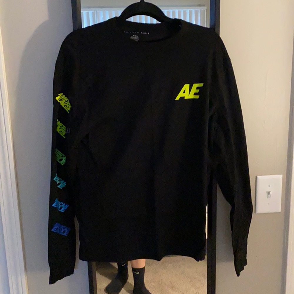 Men’s long sleeve AE shirt